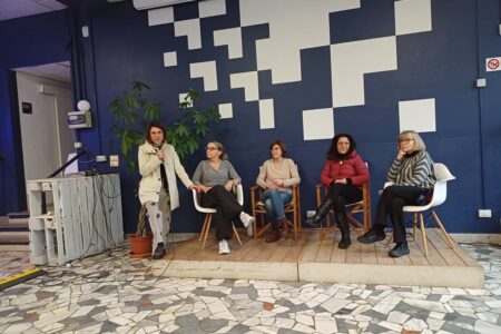 Libri e Parole contro la violenza, una biblioteca per Giulia